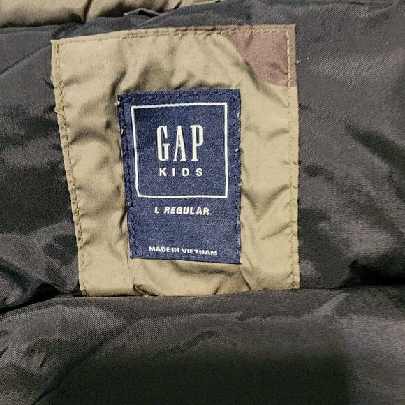 Gap Kids size L / 10-11 boy camo puffer vest outerwear - Picture 3 of 7